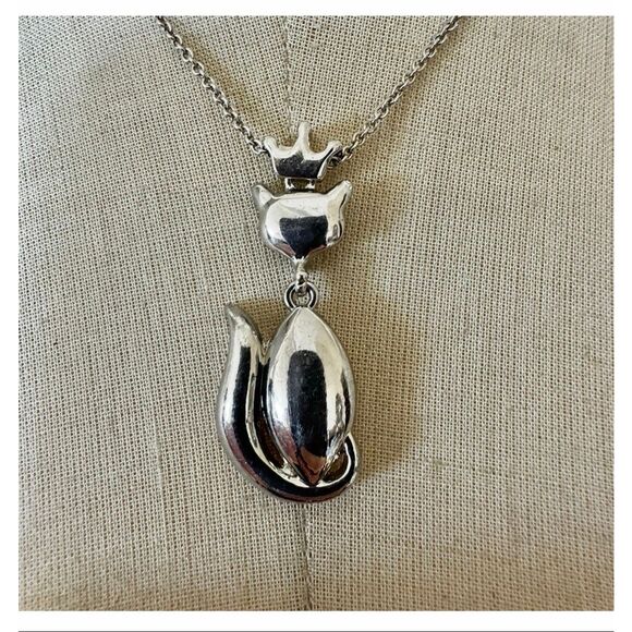 Betsey Johnson Crowned Cat Aurora Crystal Pendant Necklace - Picture 6 of 9